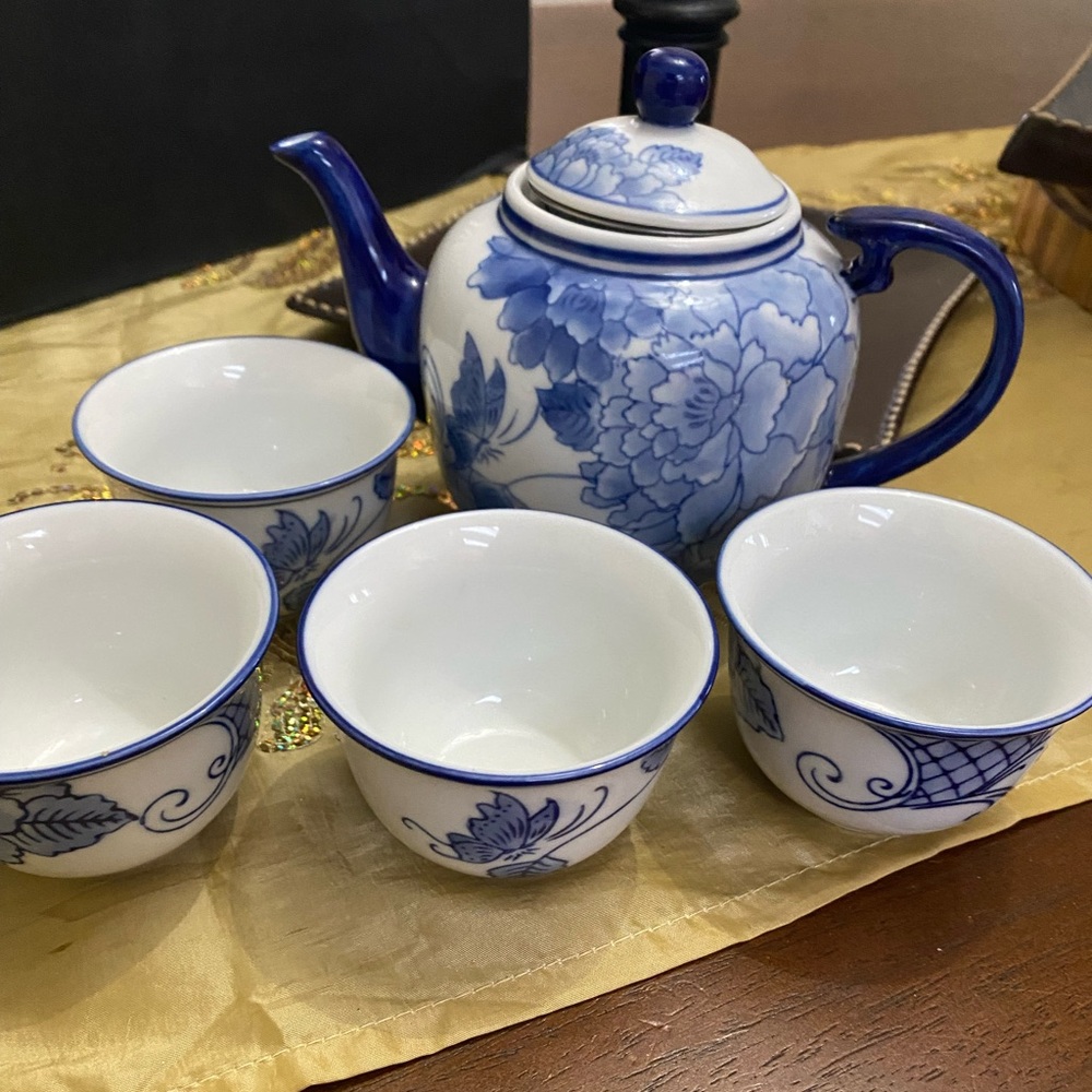 Teavana Blue and White Floral Teapot Set